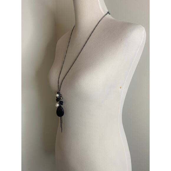 Elegant Long Black & Pearl Cluster Pendant Necklace - Picture 6 of 9